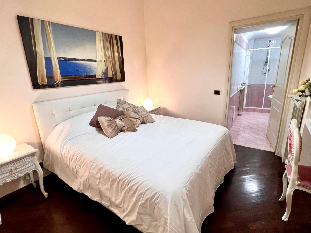 Domus Elena - Plebiscito Apartment Наполи Екстериор снимка
