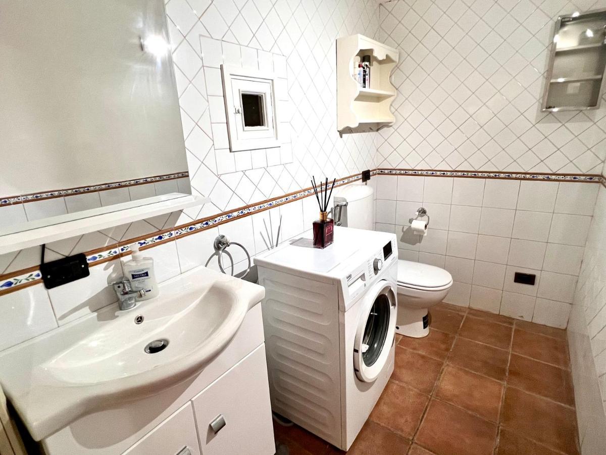 Domus Elena - Plebiscito Apartment Наполи Екстериор снимка