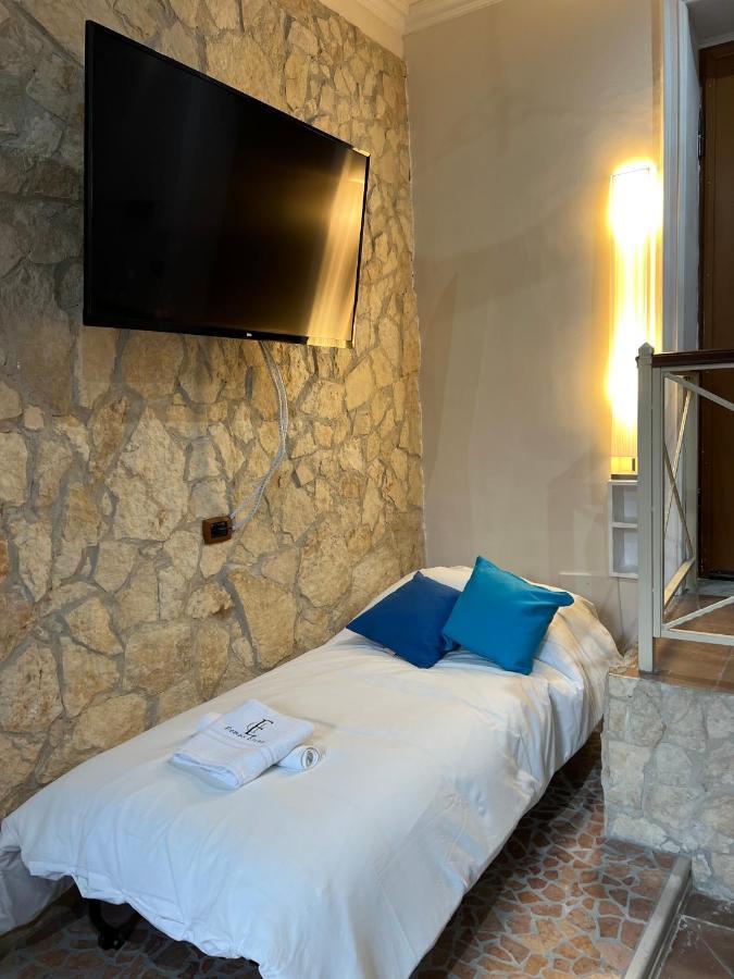 Domus Elena - Plebiscito Apartment Наполи Екстериор снимка